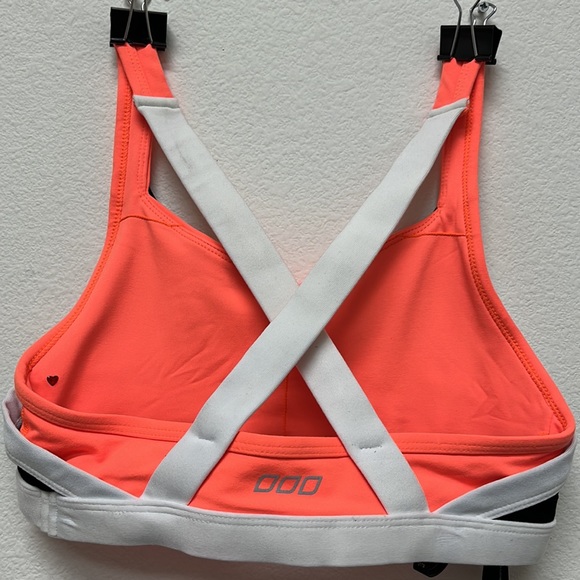 Lorna Jean orange cross strips sports bra size S - Picture 6 of 8